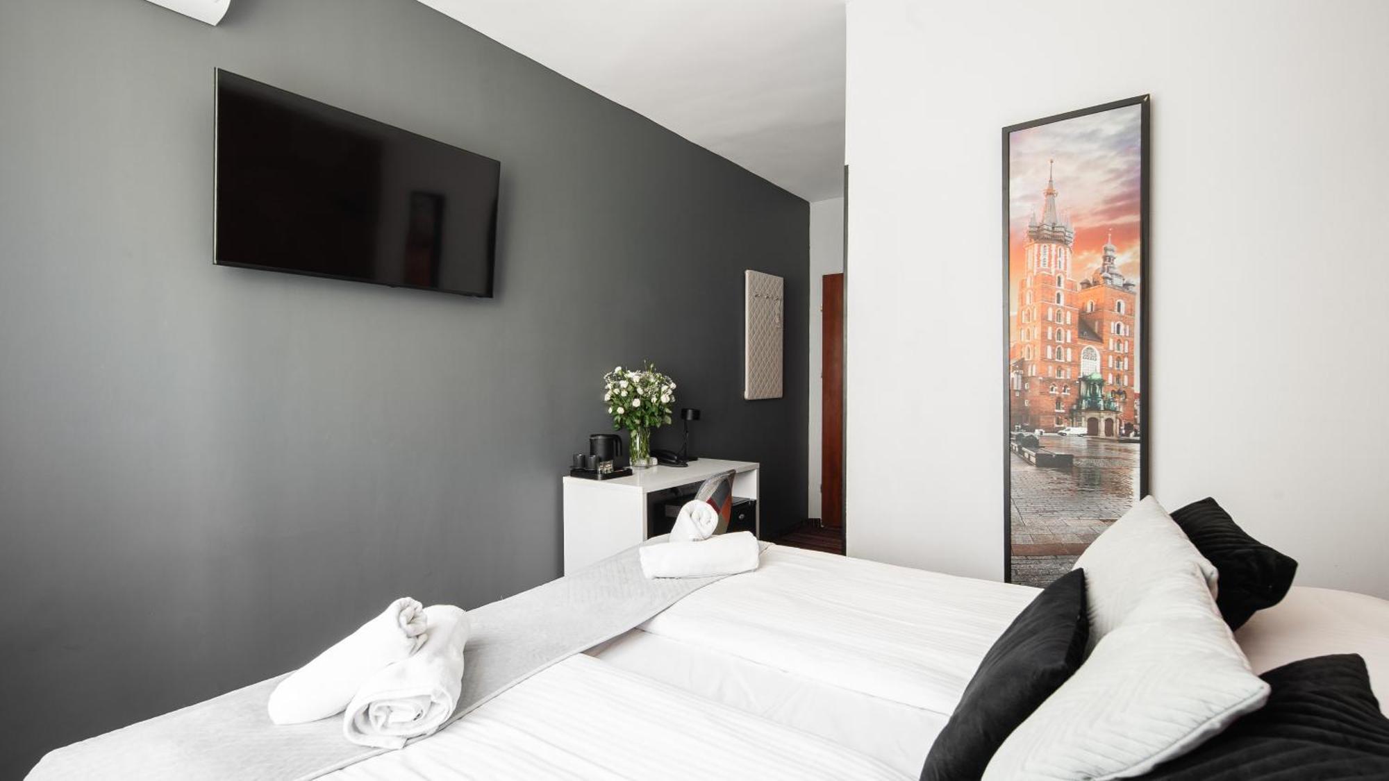 Hotel Delta Краков Экстерьер фото