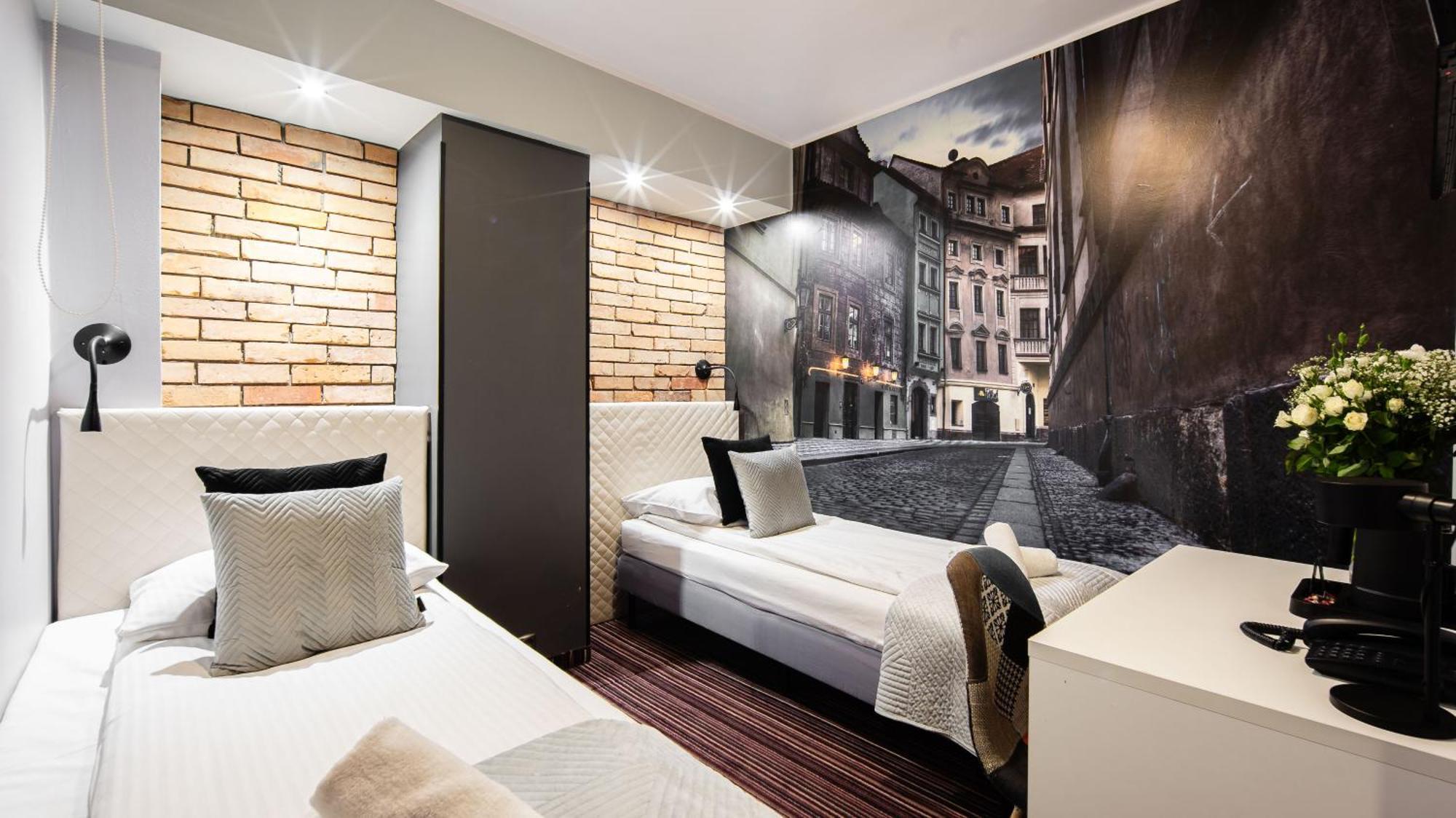 Hotel Delta Краков Экстерьер фото
